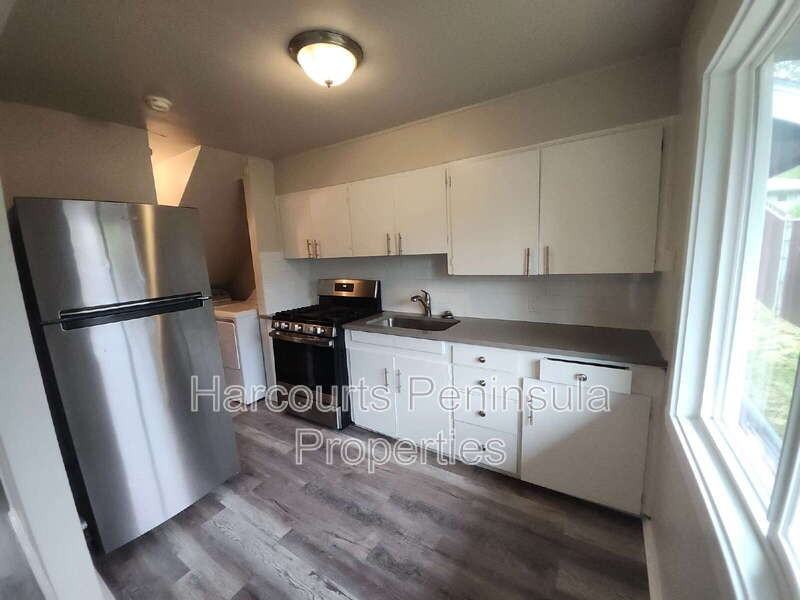 2825 Ne Center St #7 - Photo 3 of 12