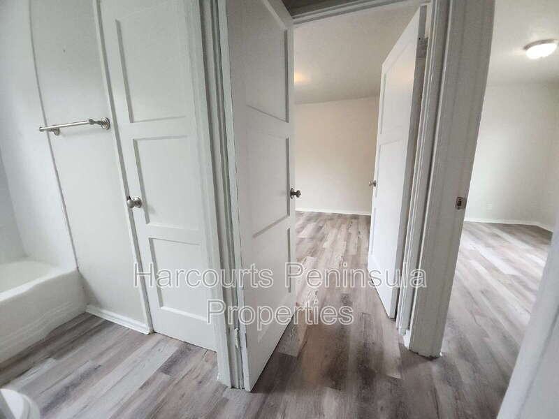 2825 Ne Center St #7 - Photo 6 of 12