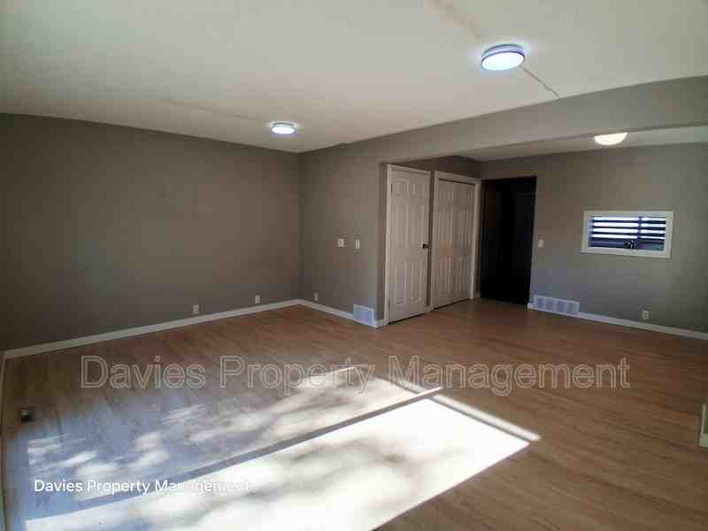 13833 30 St Nw #2 - Photo 6 of 16
