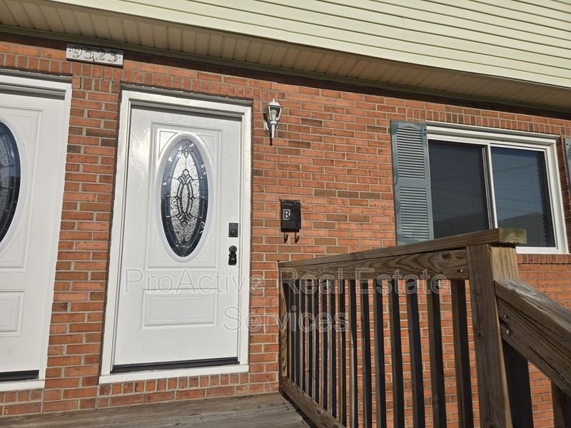 9523 18th Bay St - Photo 2 of 21