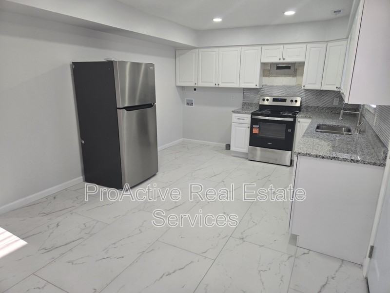 9523 18th Bay St - Photo 7 of 21