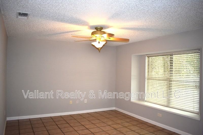 6555 Diamond Leaf Ct S - Photo 4 of 27