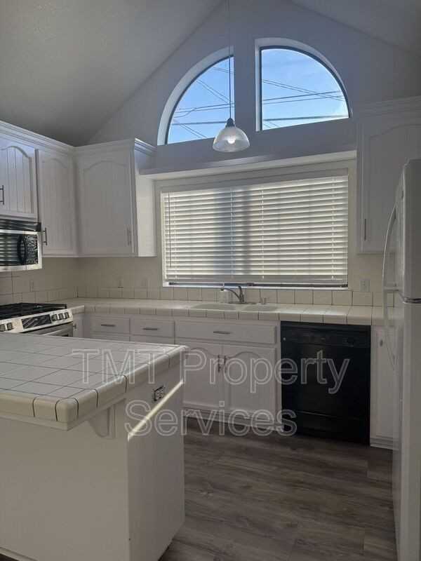 134 Boeker Ave - Photo 5 of 27