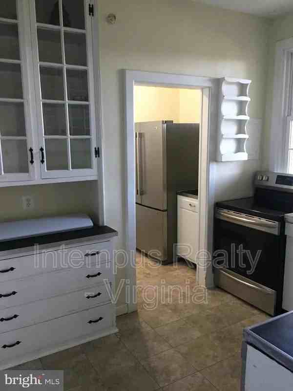 7296 Fenton Farm Ln - Photo 5 of 50