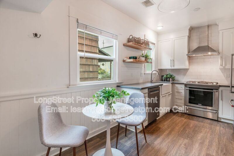 536 Ne San Rafael St - Photo 3 of 32