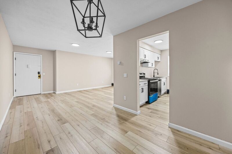 35 Oakmount Ave #32 - Photo 7 of 24