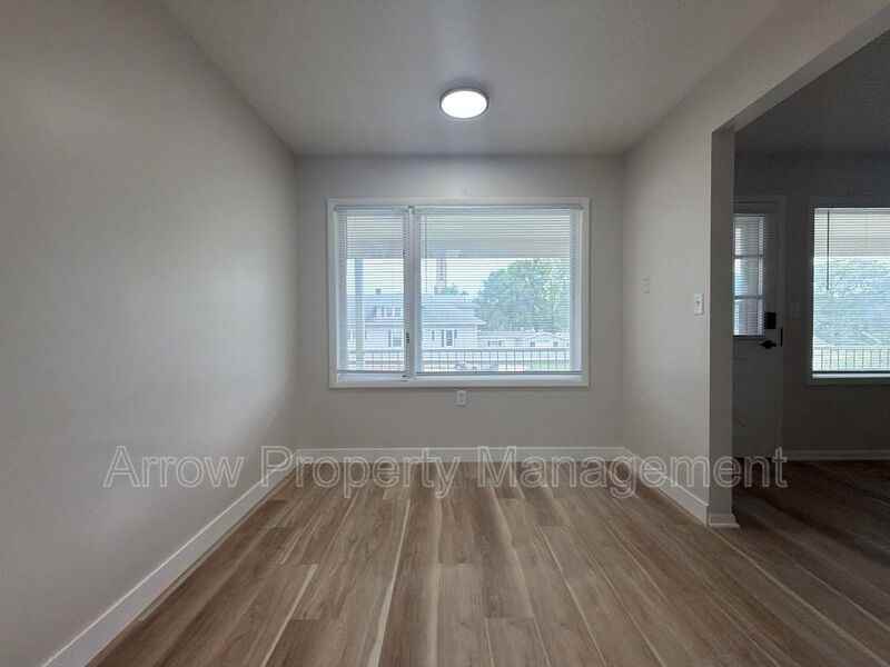 823 N 6th St - Photo 2 of 23