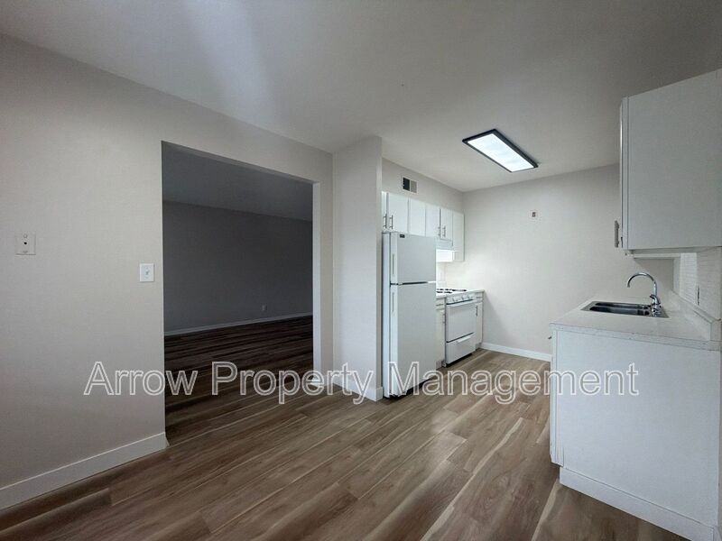 823 N 6th St - Photo 6 of 23