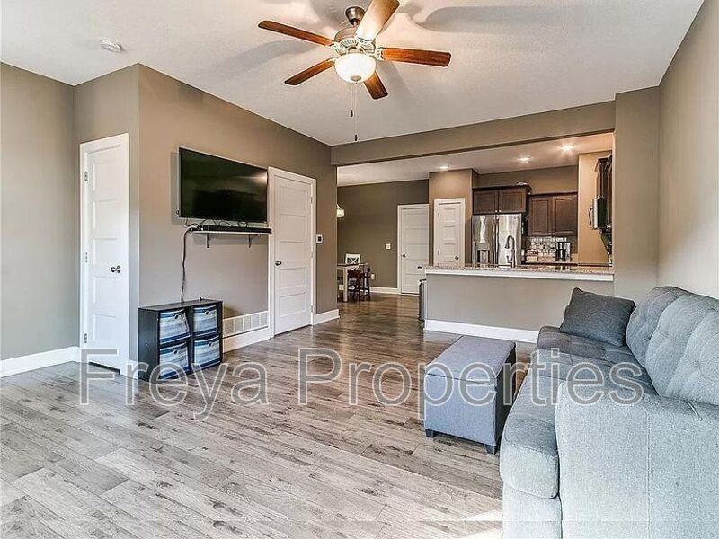 1411 Sw Campus Ln - Photo 5 of 15