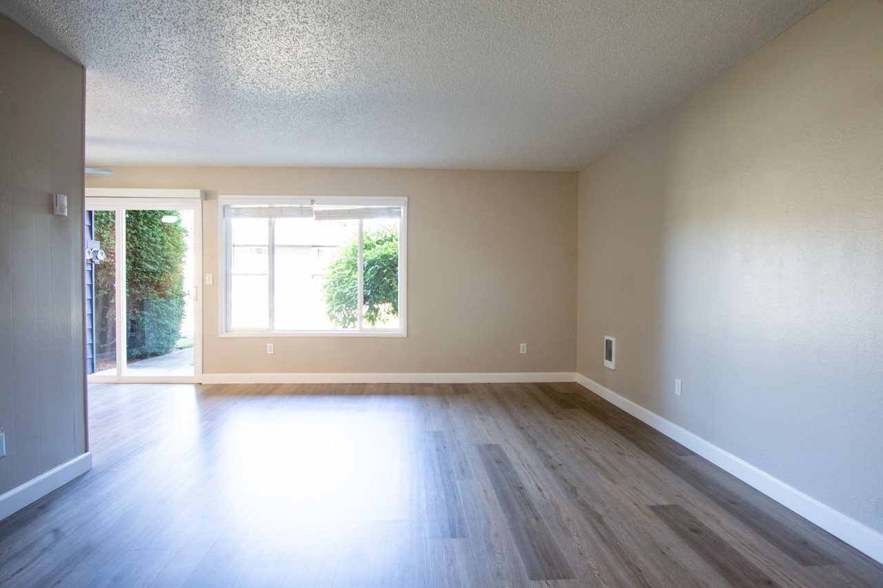 307 - Weidler 111 - Photo 4 of 43