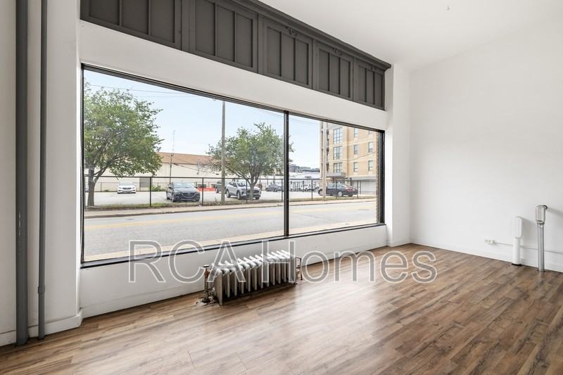 33 W Saint Clair St - Photo 4 of 8