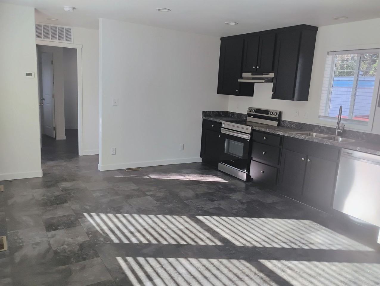 600 Ruby Street - Photo 4 of 19