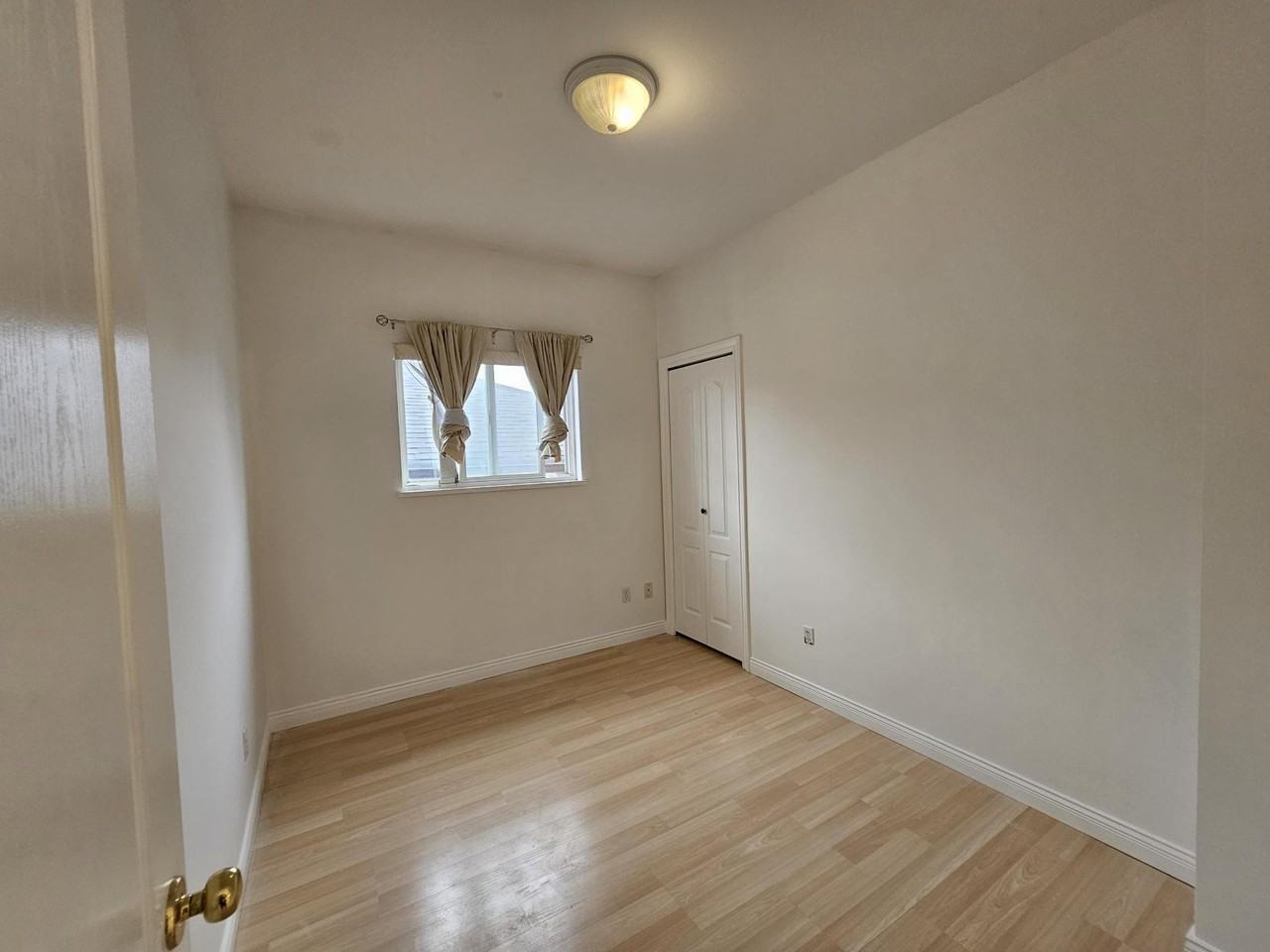 4265 Skeena Street - Photo 6 of 14