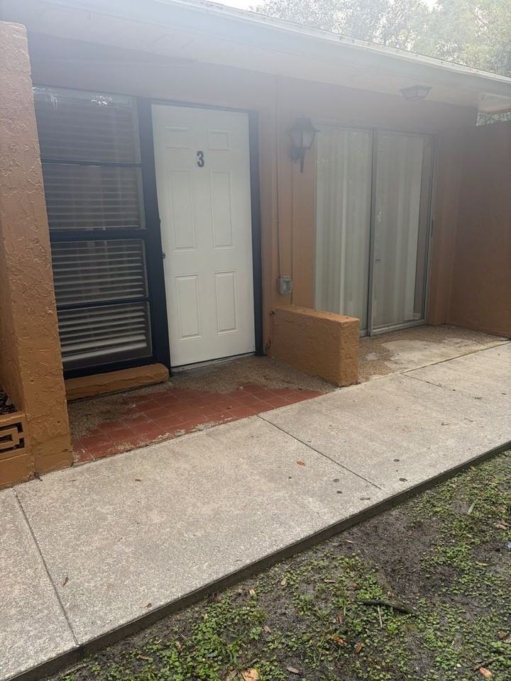 Uptown Apartments & Townhomes | Lutz, FL - Photo 2 of 50