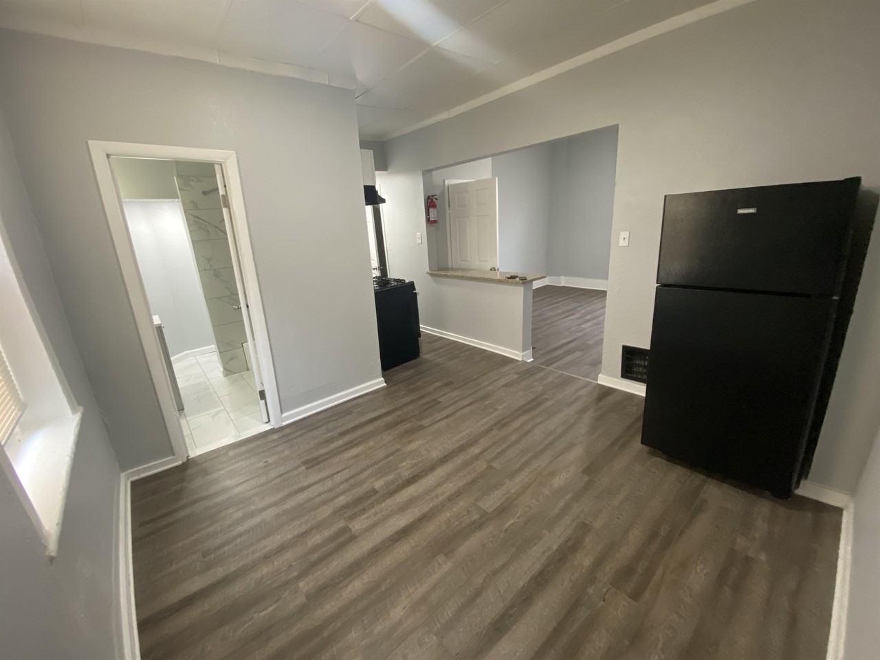 1230 Chestnut Street - Photo 4 of 8