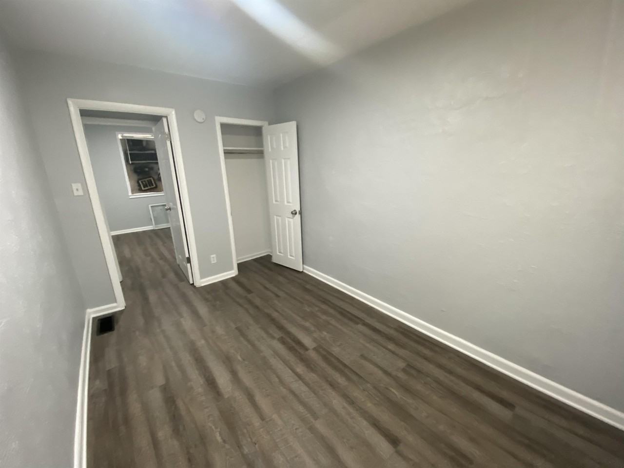 1230 Chestnut Street - Photo 6 of 8