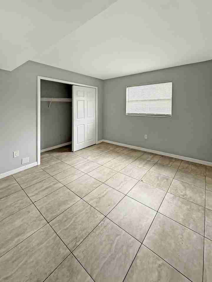 2505-2429 Hanson St - Photo 6 of 12