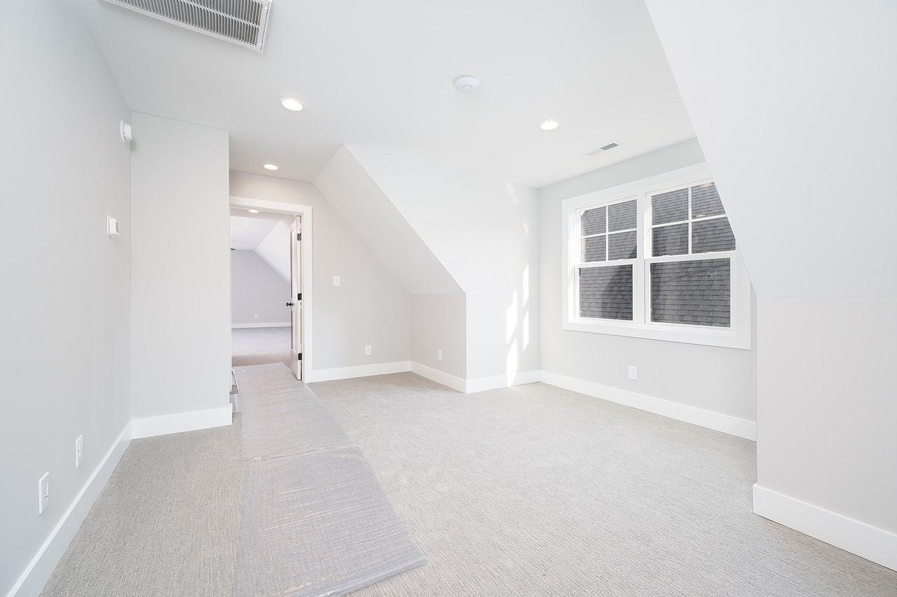 106 Lincolns Way - Photo 5 of 39
