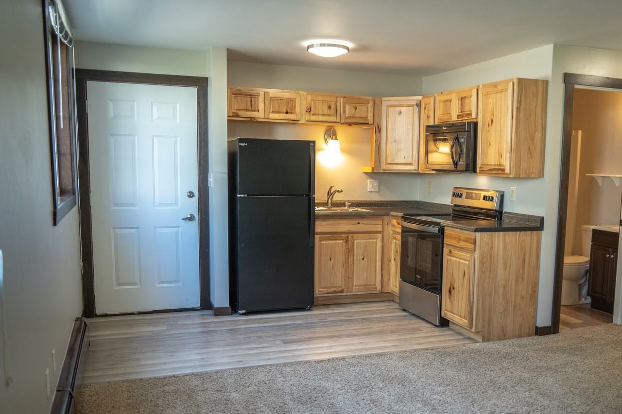 405 East 6th Street - Photo 3 of 10