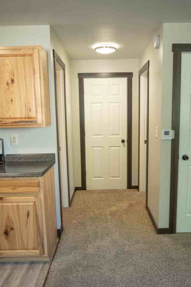 405 East 6th Street - Photo 5 of 10