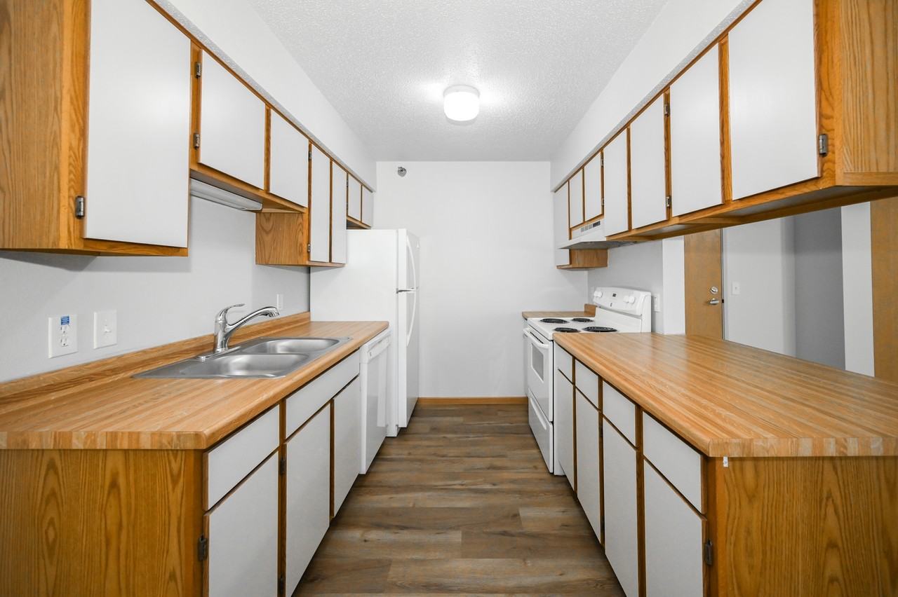 Oak Hills - Photo 7 of 22