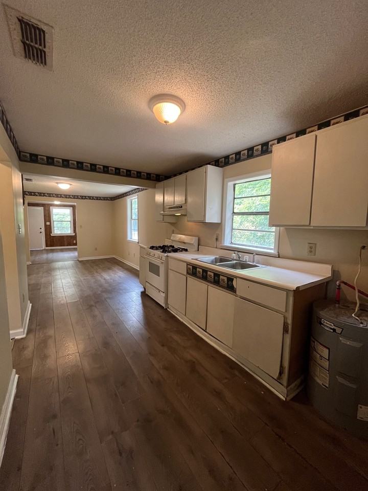 Cherry Avenue 616 - Photo 4 of 8