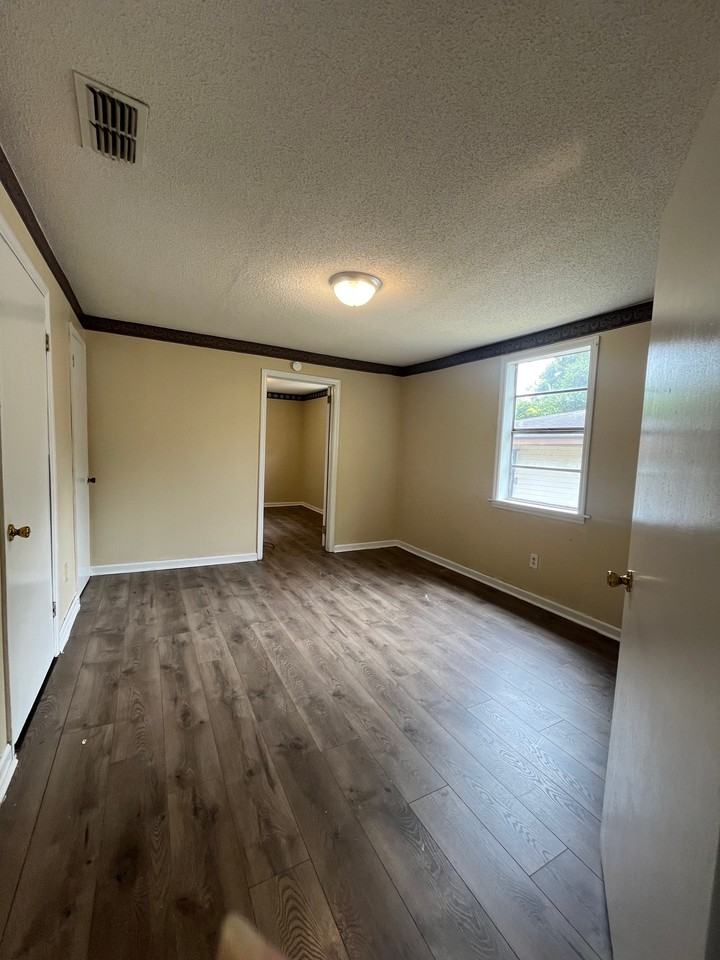 Cherry Avenue 616 - Photo 6 of 8