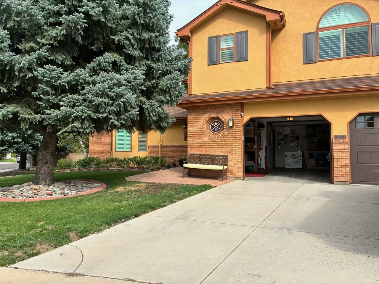 1006 West 44th Street - Photo 2 of 29
