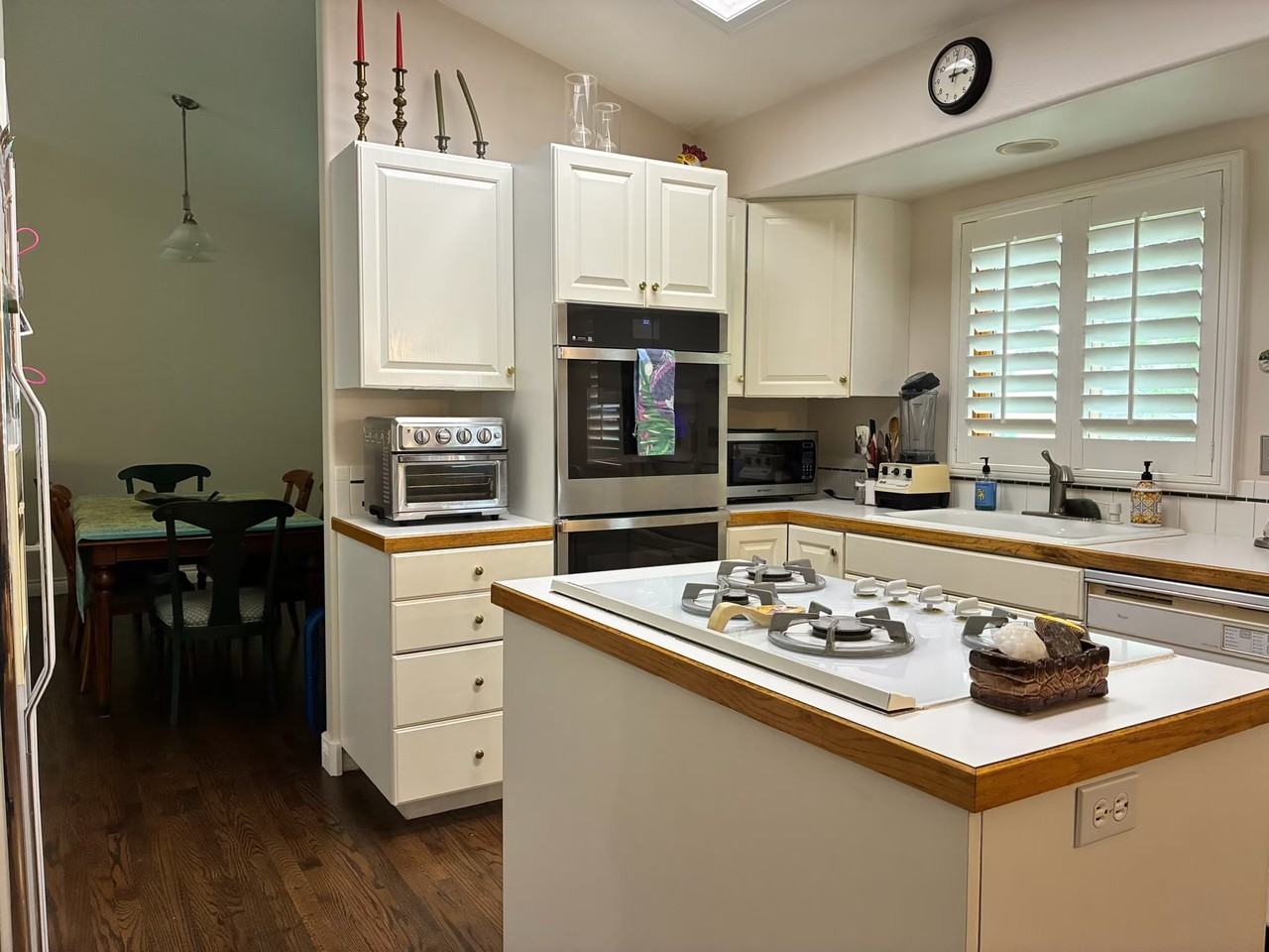 1006 West 44th Street - Photo 3 of 29