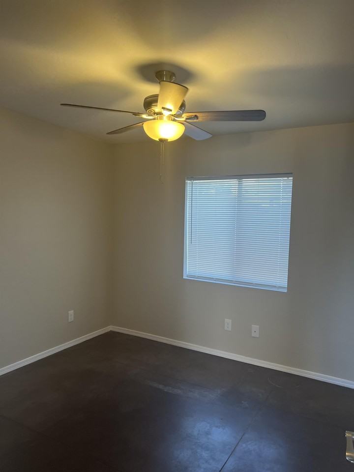 1485 // 3865 N Tyndall Ave #2 - Photo 3 of 7