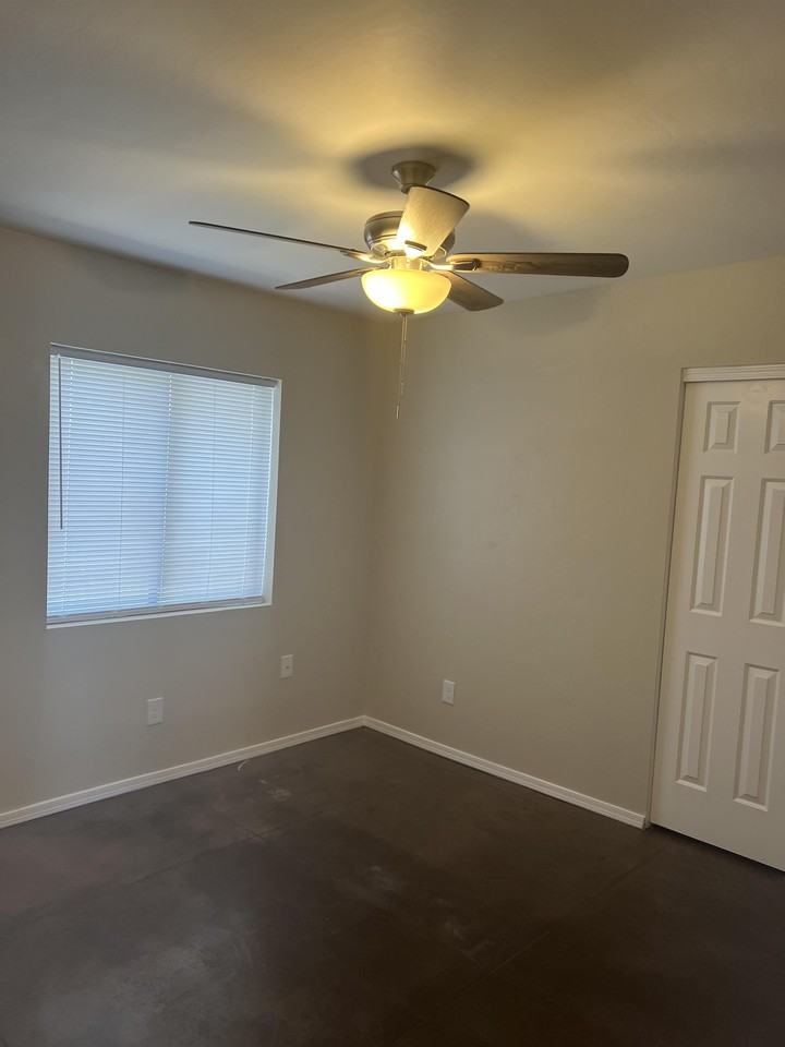 1485 // 3865 N Tyndall Ave #2 - Photo 4 of 7