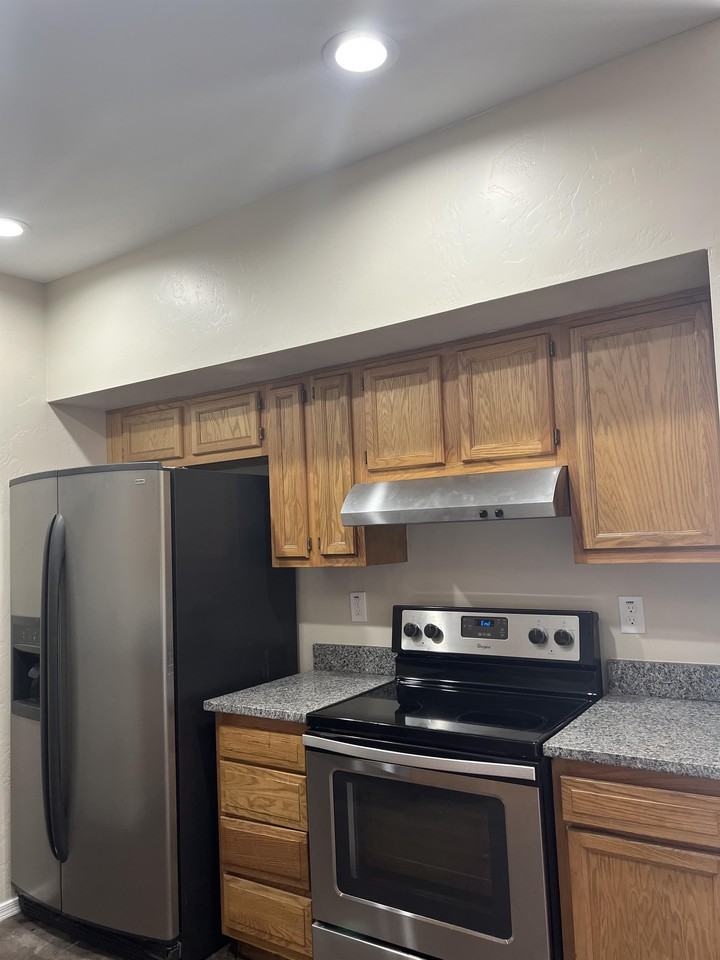 1485 // 3865 N Tyndall Ave #2 - Photo 5 of 7