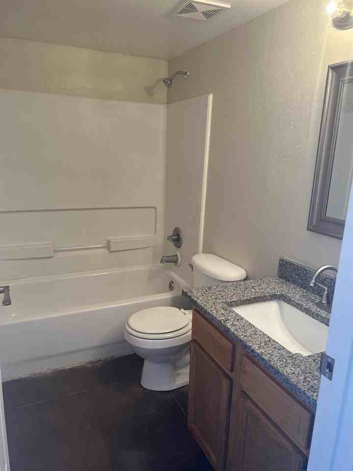 1485 // 3865 N Tyndall Ave #2 - Photo 7 of 7