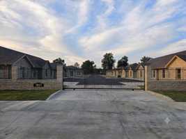 featured image of 3815 School St