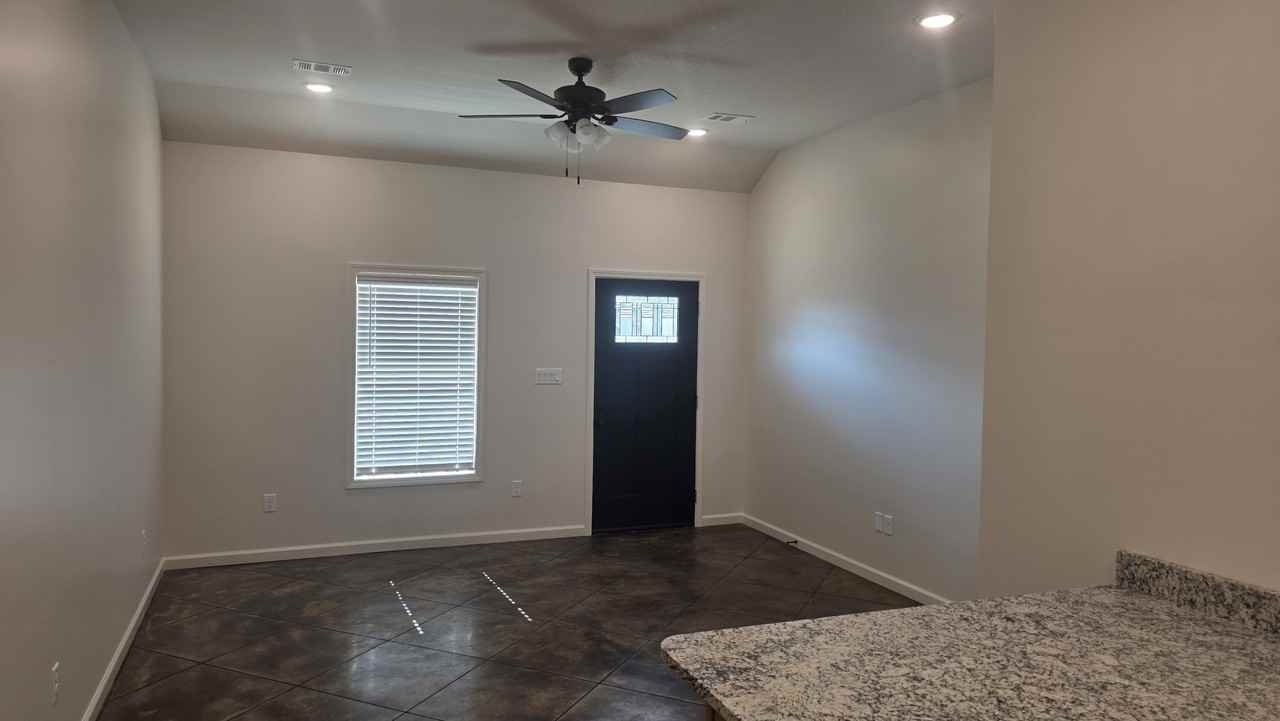 3815 School Street - Photo 6 of 16