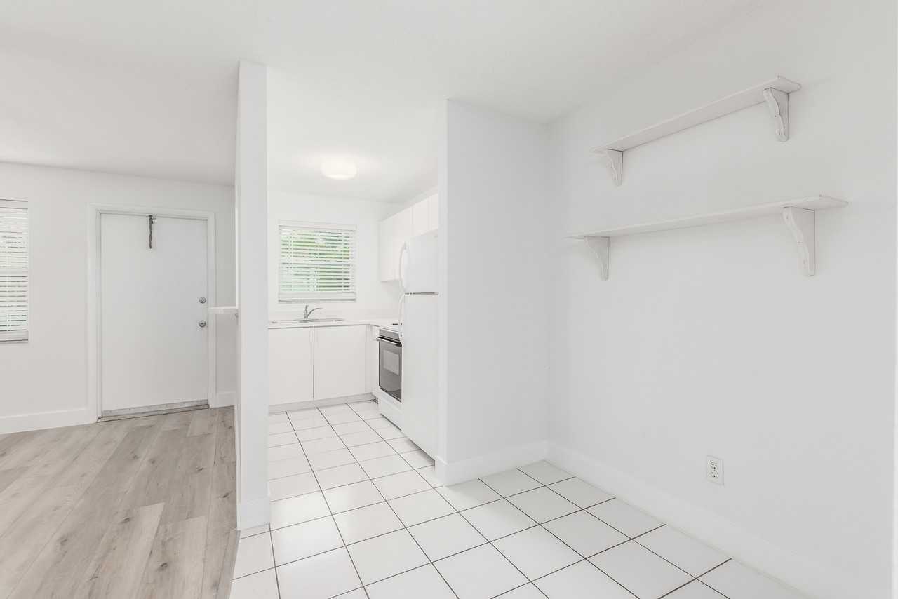 660 Southwest Bryant Avenue - Photo 7 of 16