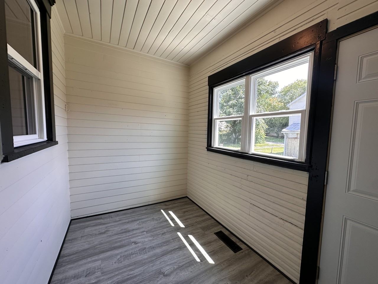 324 South Broad Street - Photo 5 of 13