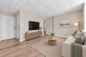 featured image of 439 W Walnut St