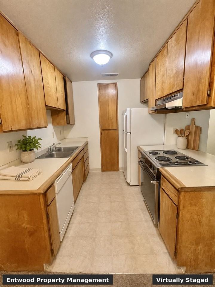 1244 Magnolia Ave #2 - Photo 4 of 12