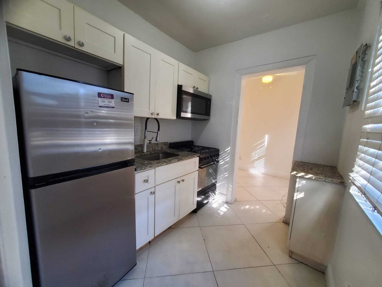 103-107 NW 7 AVENUE - Photo 6 of 50