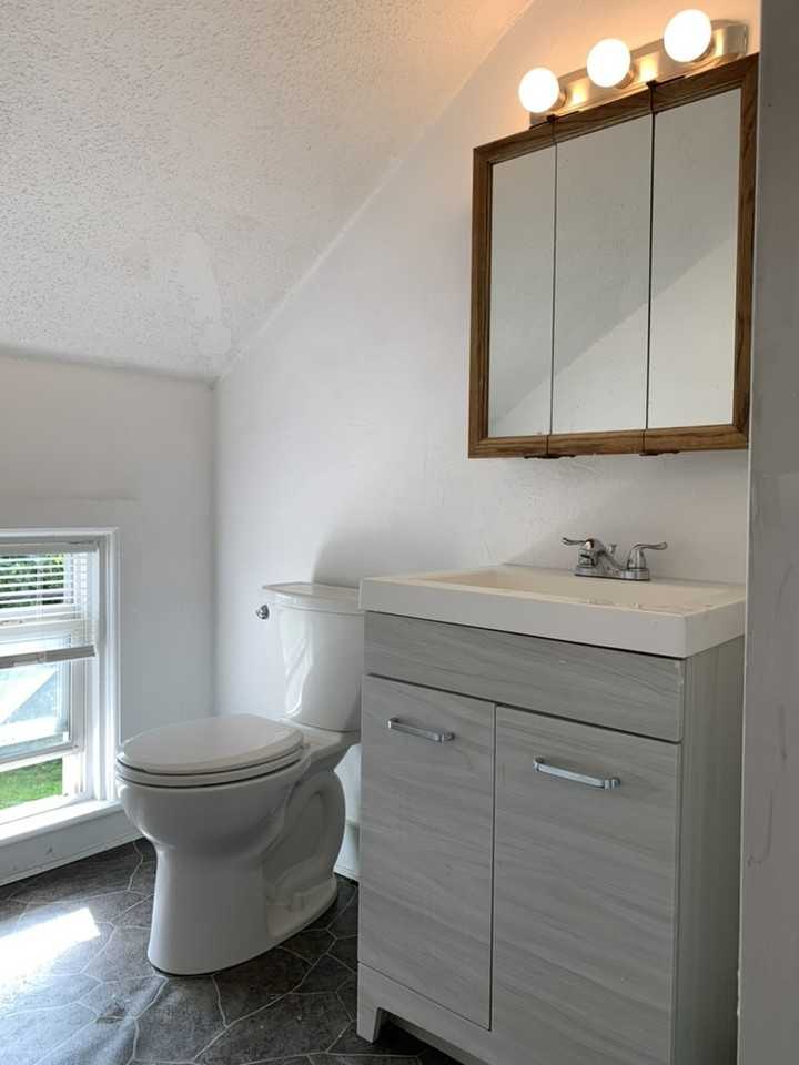 470-480 Norwich Avenue - Photo 3 of 9