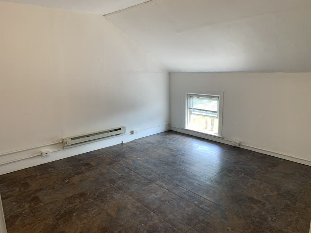 470-480 Norwich Avenue - Photo 4 of 9
