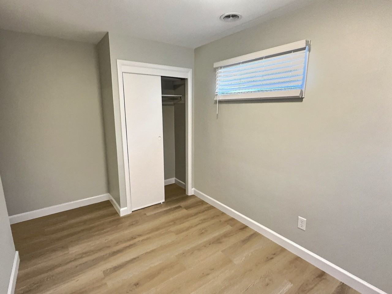 540 Warren Road - Photo 5 of 12