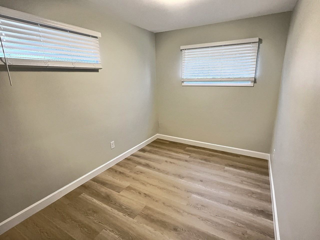 540 Warren Road - Photo 6 of 12