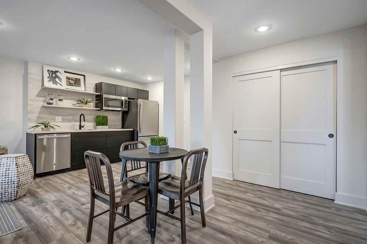 3160 Linwood - Photo 4 of 50