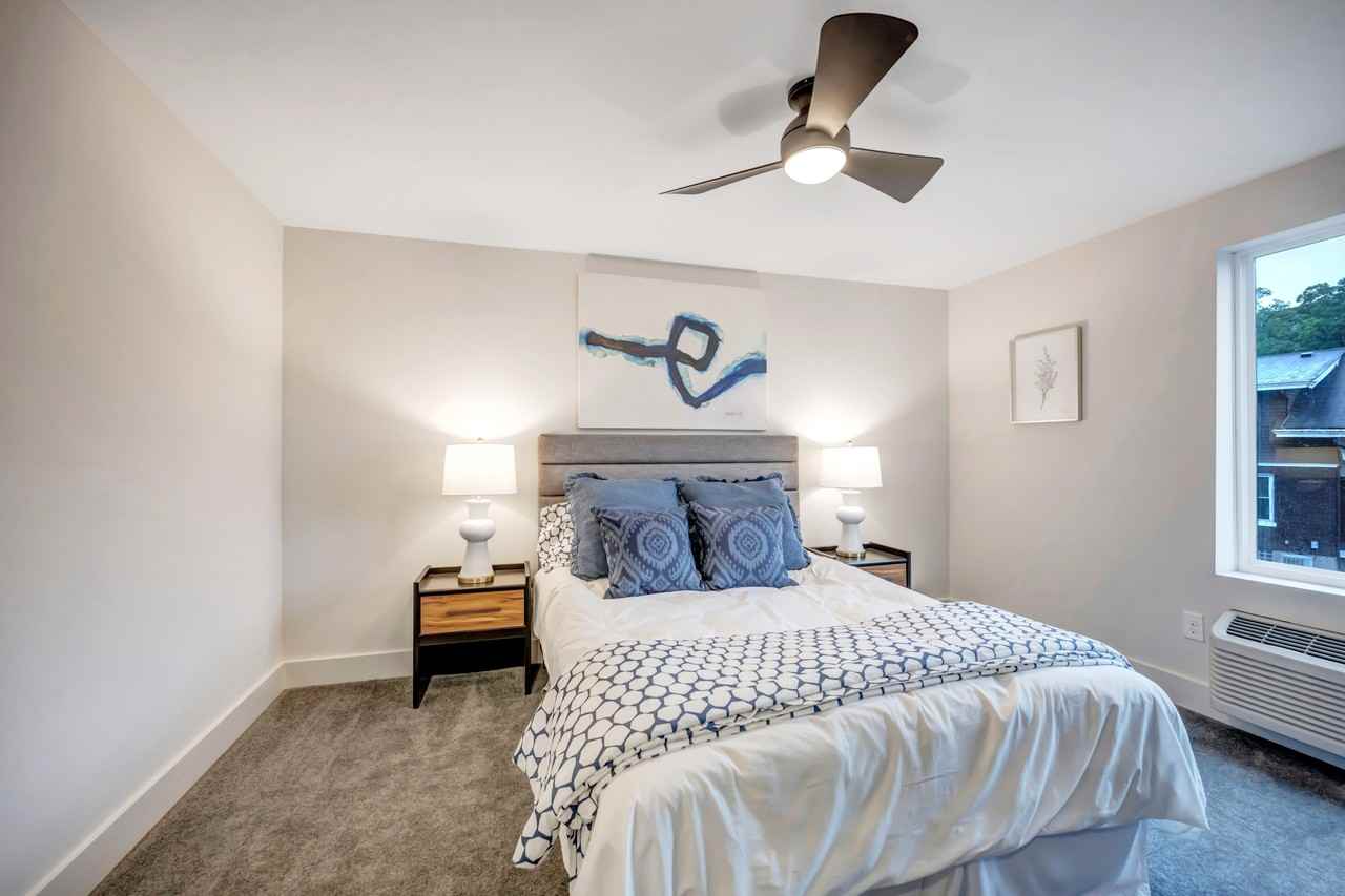 3160 Linwood - Photo 6 of 41