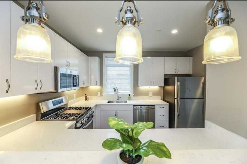 4945 Washington Street - Photo 6 of 11