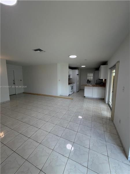 1731 Sw 103rd Ave - Photo 2 of 11