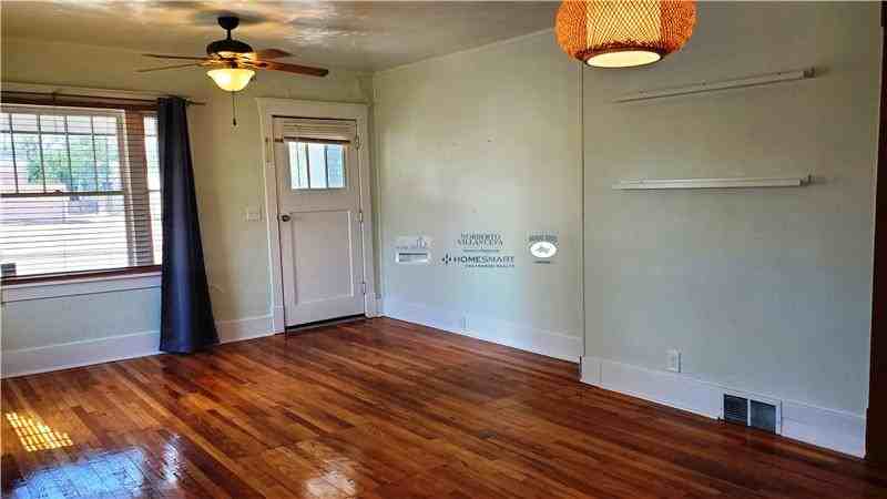 1121 Edison Ave - Photo 5 of 47