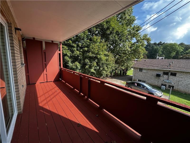 205 Putnam Ln #2 - Photo 4 of 9